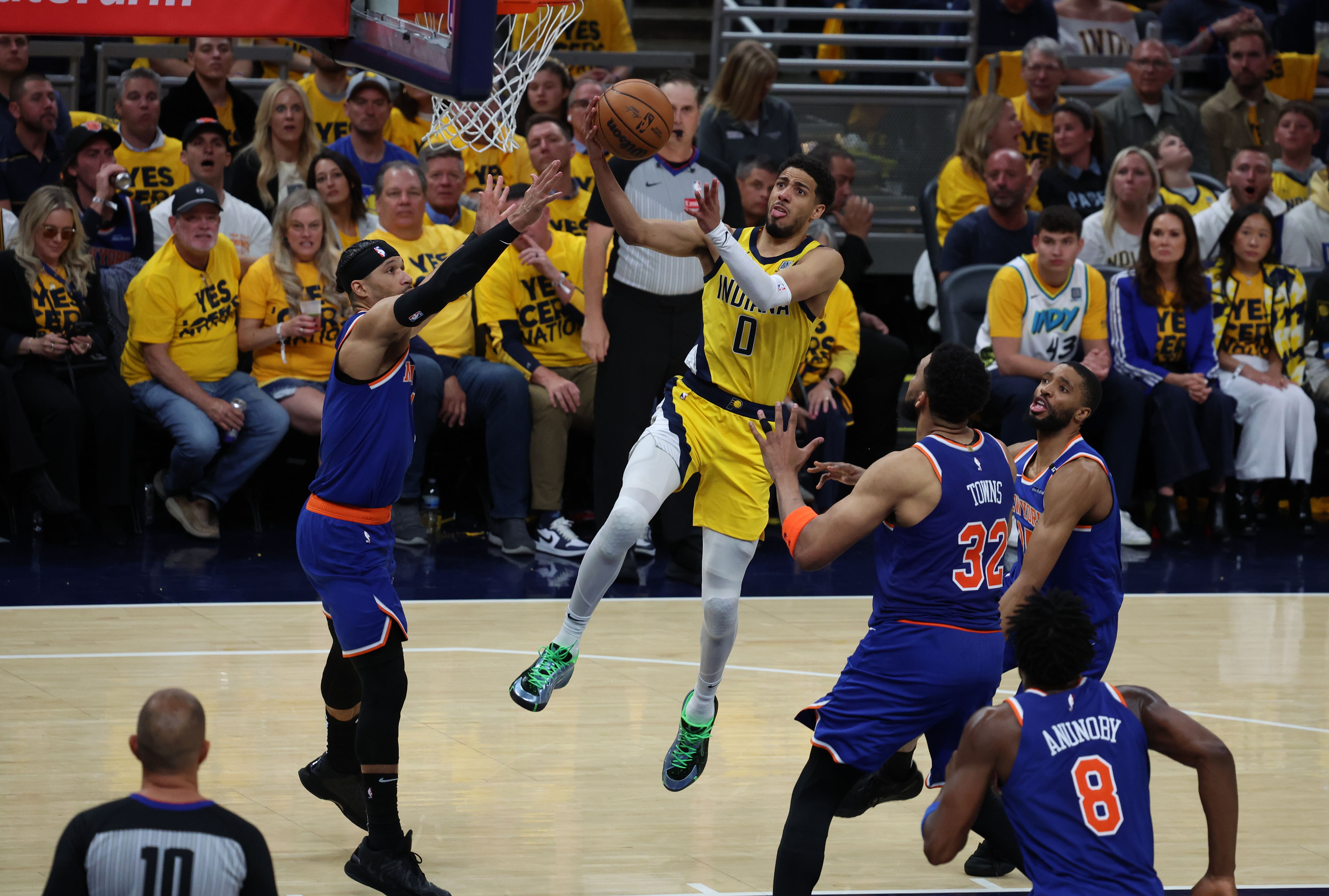 Shaquille O'Neal reacts to Indiana Pacers' win in Game 4. (Photo: IMAGN)